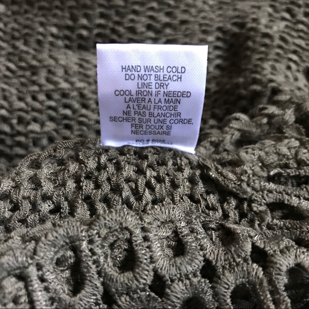 Bobeau olive green knit top EUC - Picture 5 of 5